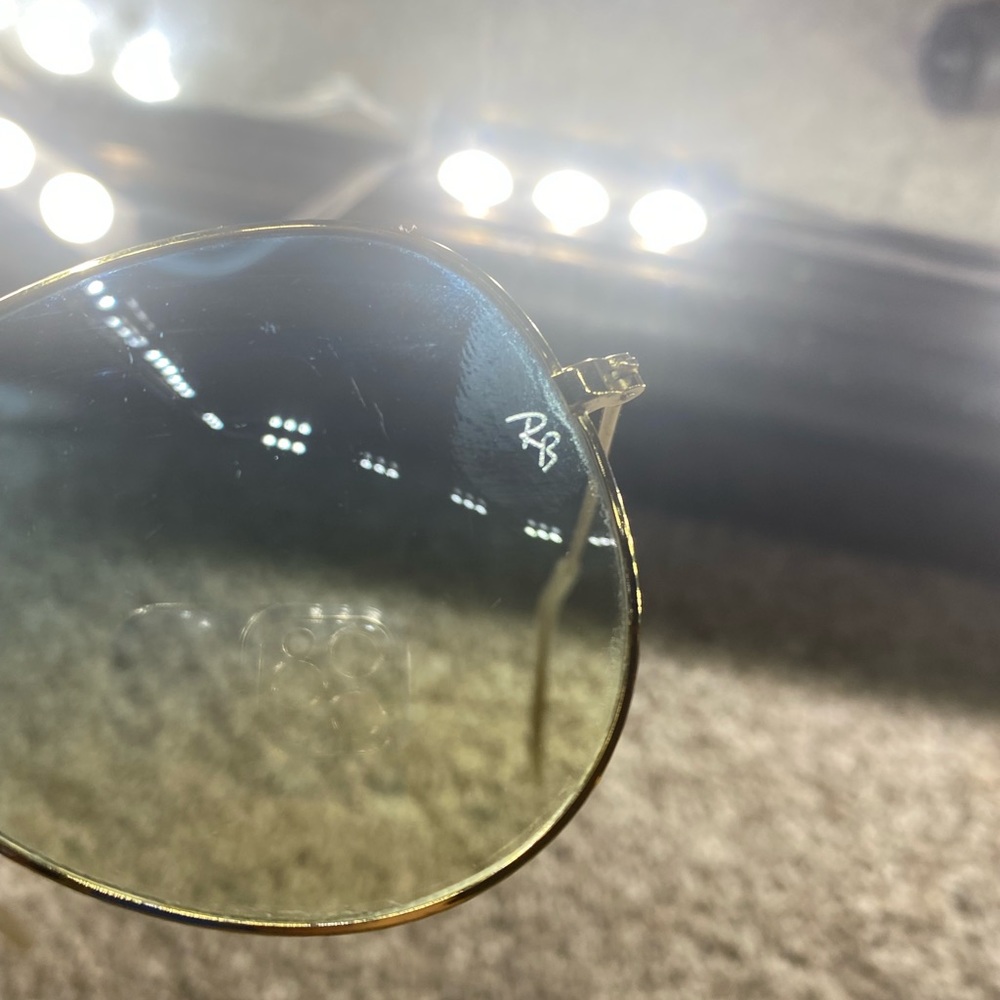 Women’s Ray ban aviators like new!
